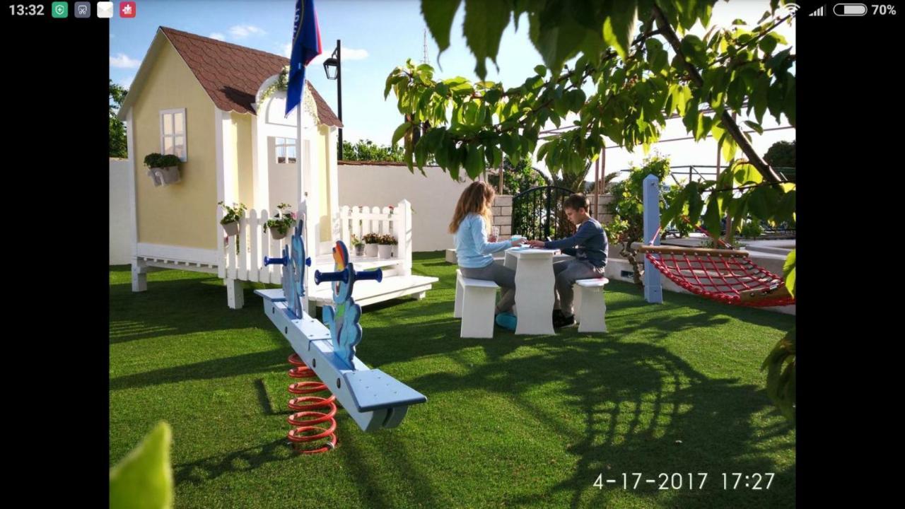 Apartments Gina Трогир Екстериор снимка