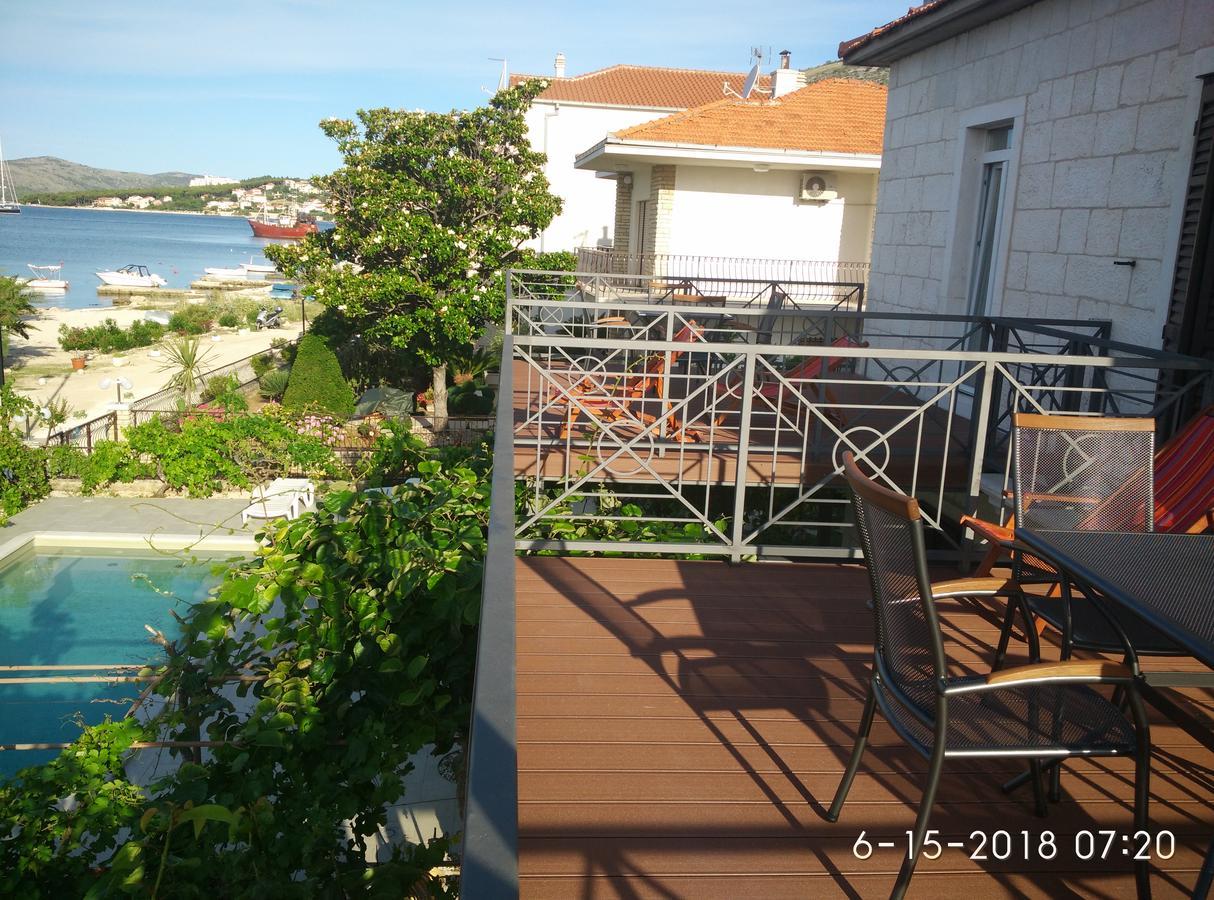 Apartments Gina Трогир Екстериор снимка