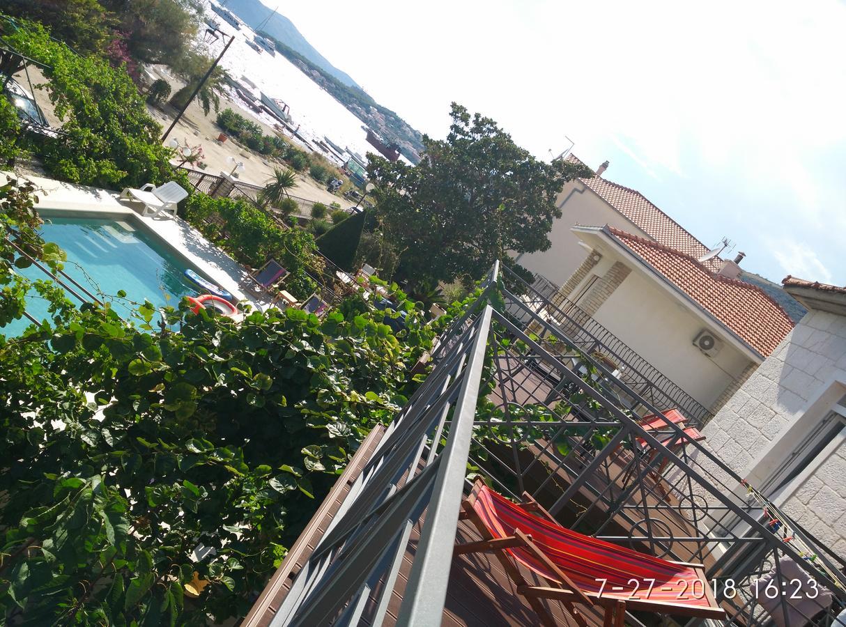 Apartments Gina Трогир Екстериор снимка