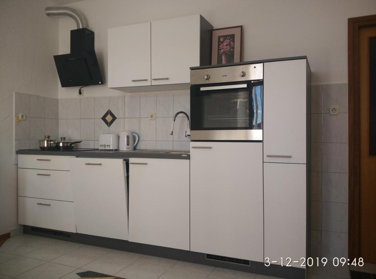 Apartments Gina Трогир Екстериор снимка