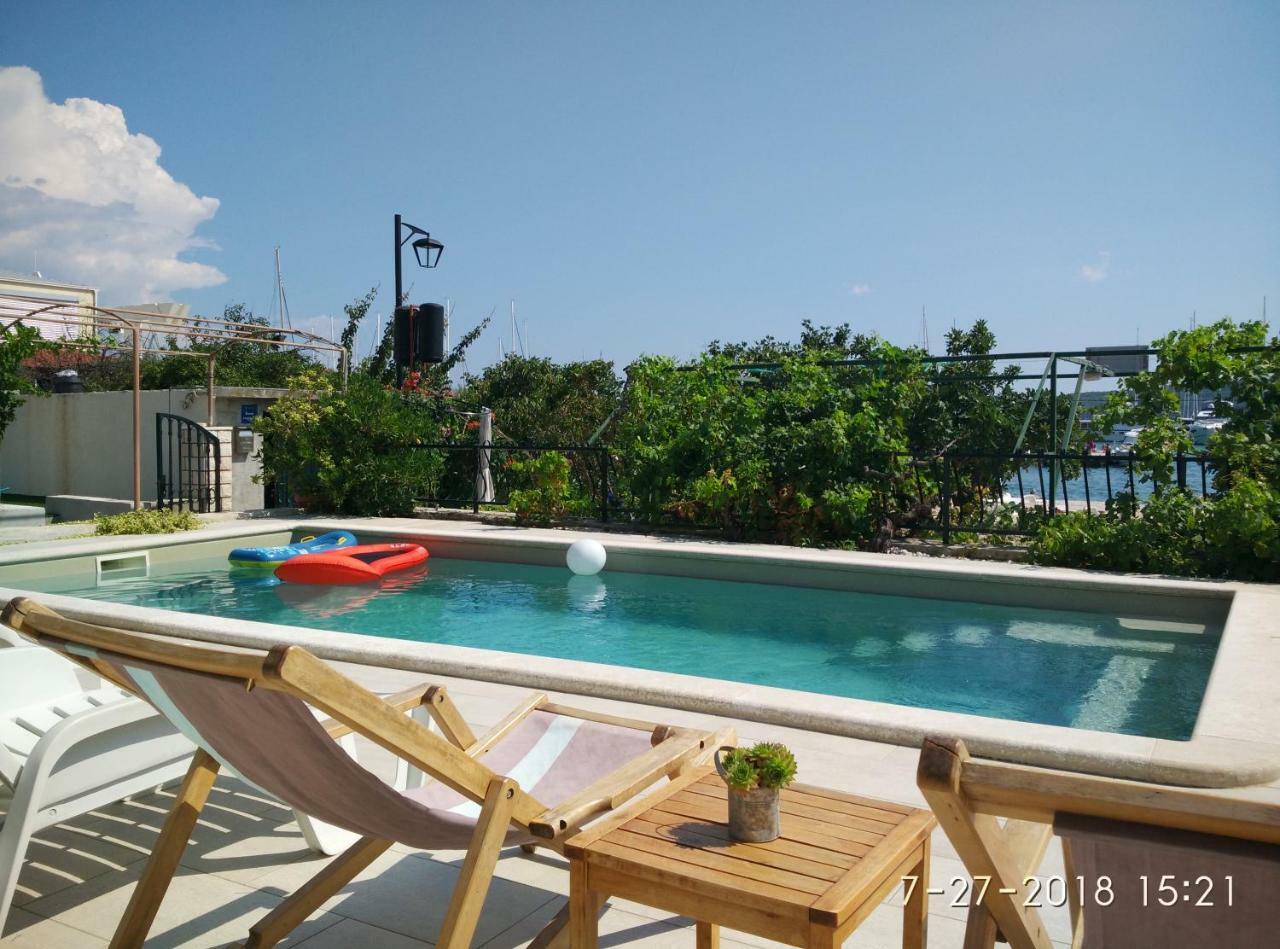 Apartments Gina Трогир Екстериор снимка