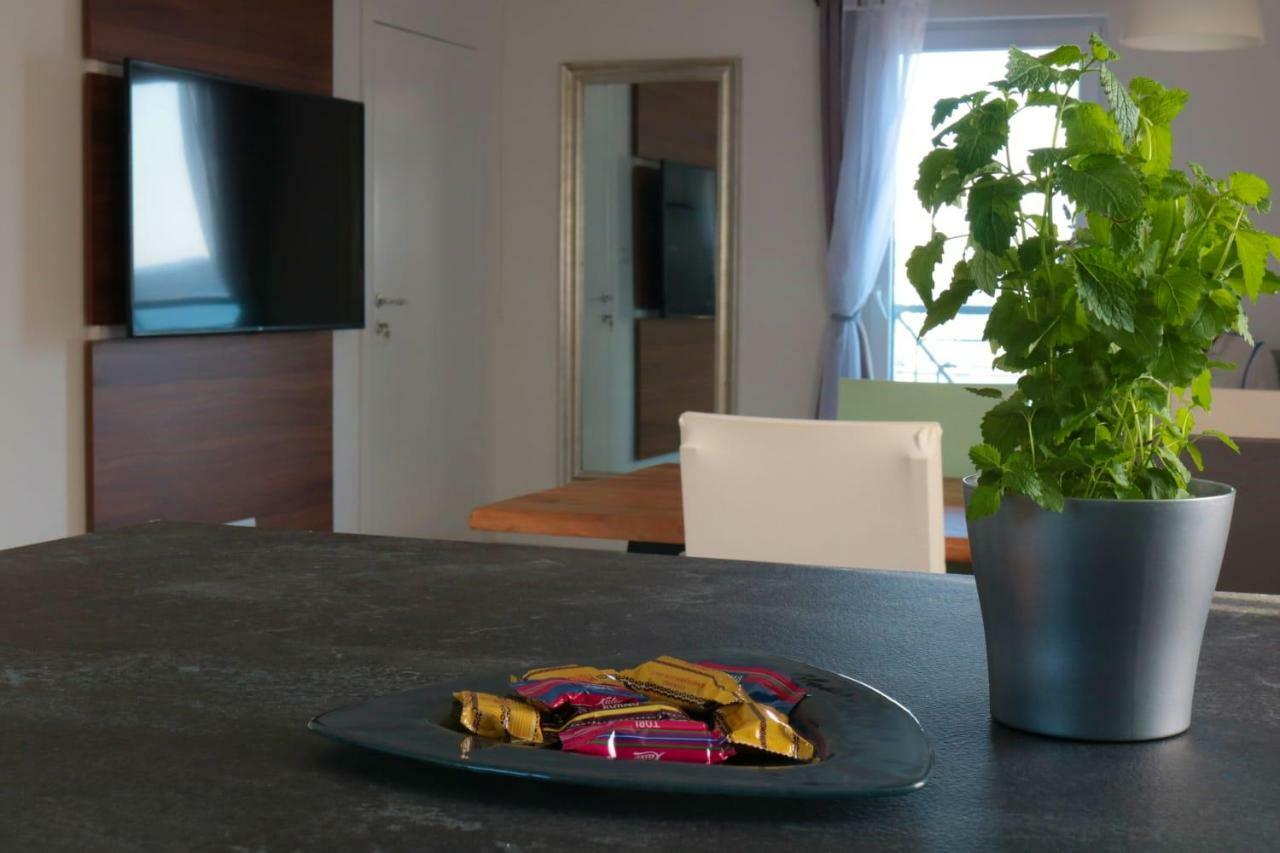 Apartments Gina Трогир Екстериор снимка